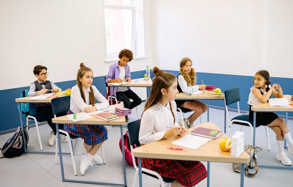 학교를 떠난 경우 스리랑카에서 최고의 일자리를 찾는 데 도움이 되는 최고의 직업 조언