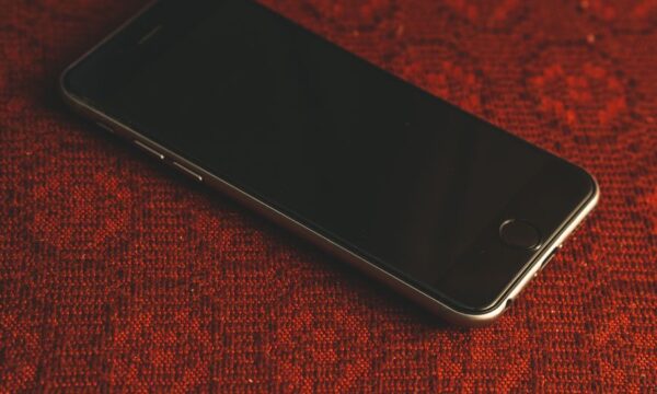 소중한 iPhone을 효과적으로 수리 받으세요