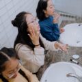 최고의 욕실 화장 – 모든 예산에 맞는 혁신 아이디어