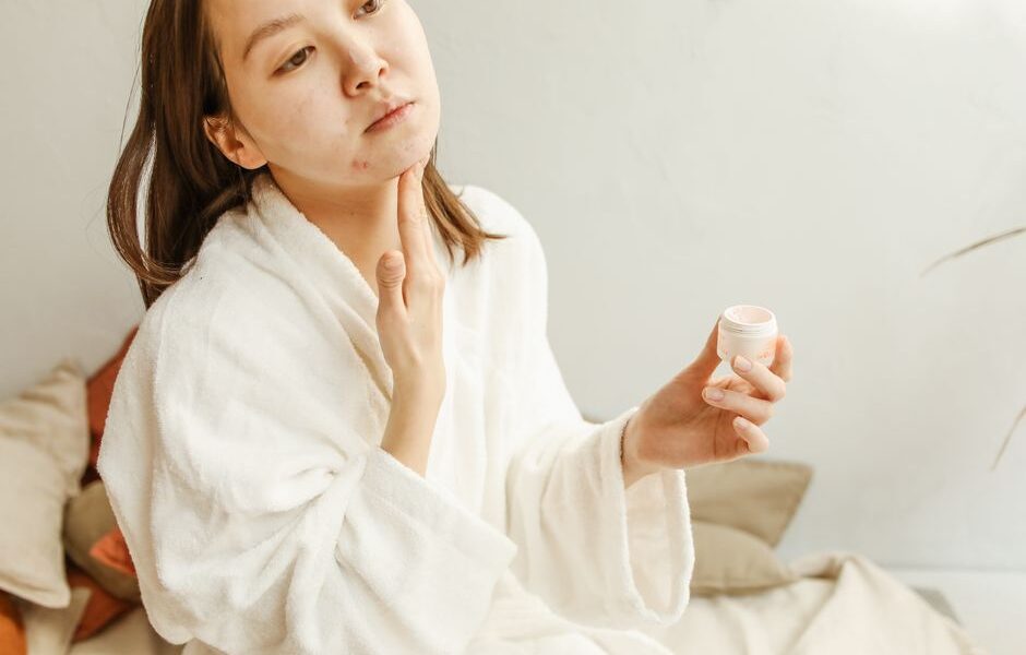 다양한 유형의 여드름을 치료하는 방법은 무엇입니까?