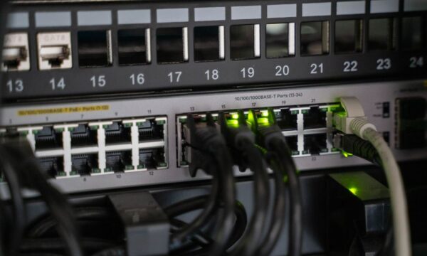 Netgear 라우터에 어떻게 로그인합니까?