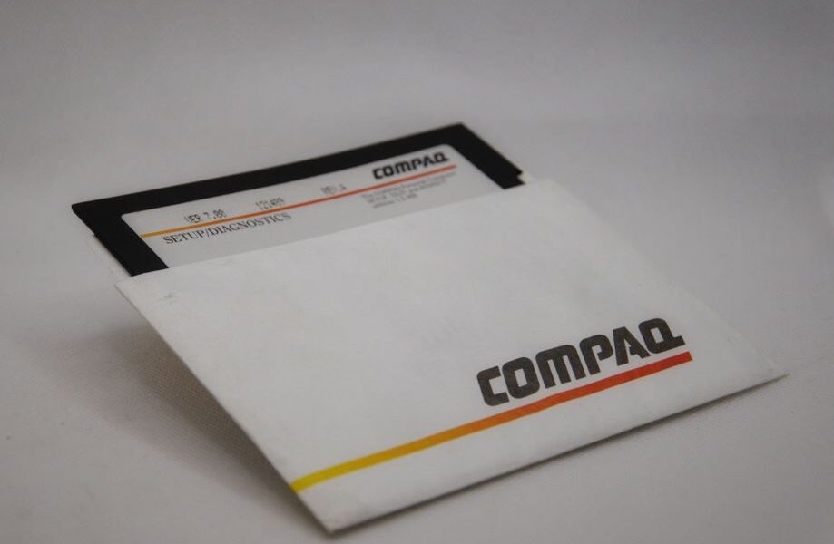 Compaq Presario 노트북 충전기를 온라인으로 구매하는 방법