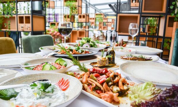 방갈로르 자야나가르 최고의 레스토랑에서 이탈리아와 중국 음식의 맛을 즐겨보세요