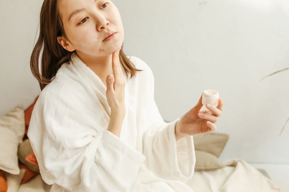 여드름 발병과 잡티를 예방하는 더 나은 방법